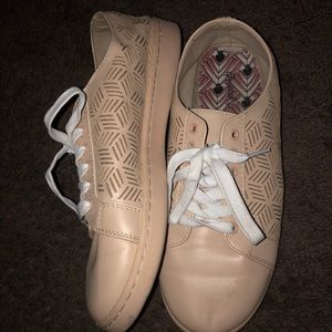 Nude Sneakers